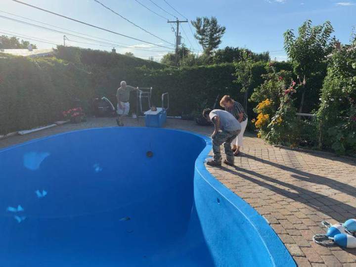 Mise en place revêtement piscine Laval