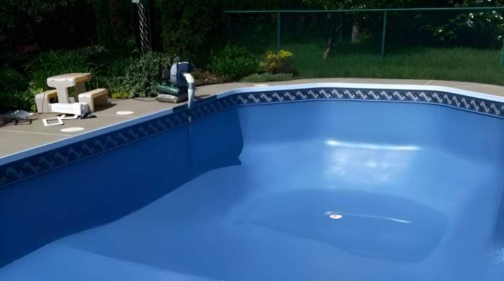 Surface piscine rafraîchie Laval