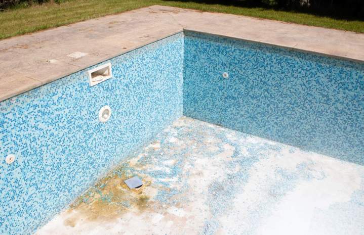 Peinture piscine à refaire Laval