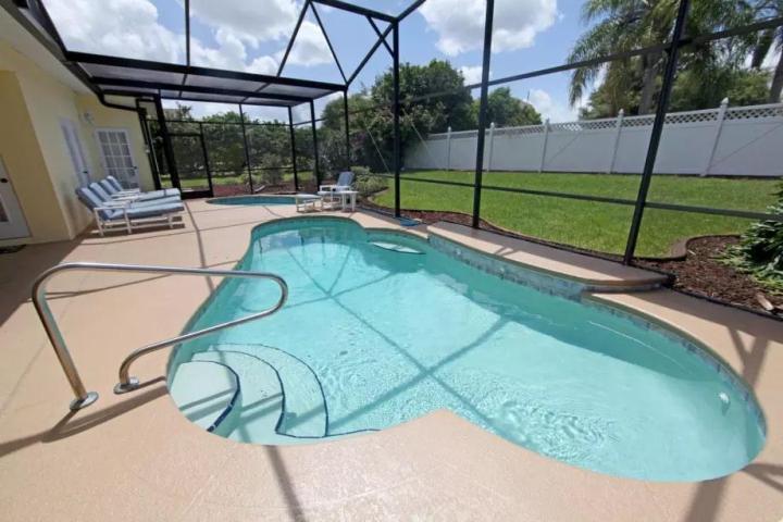 Comment identifier la source d'une fuite dans une piscine ? Laval<br>Comment connaître l’origine d'une fuite dans une piscine ? Laval<br>Détecter et réparer les fuite d’une piscine à Laval