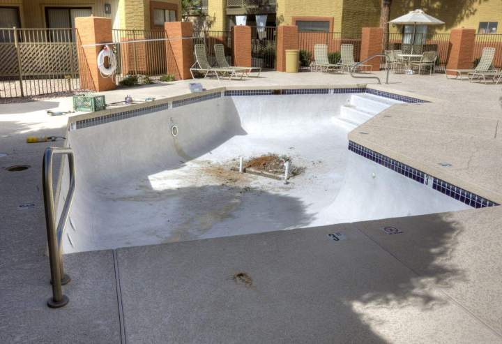 Réparation structurelle piscine Laval